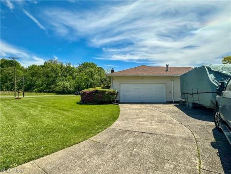 2308 Bears Den Road Youngstown OH 44511