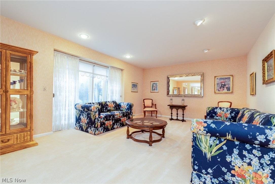 25235 Penshurst Drive Beachwood OH 44122