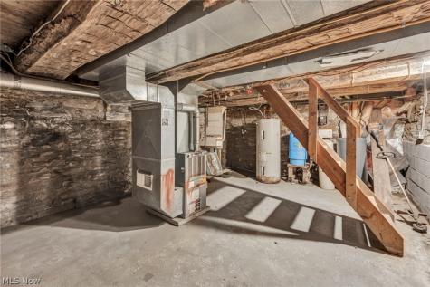 15593 Franchester Road Burbank OH 44214