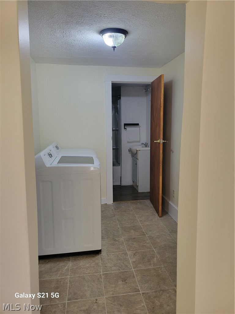 15593 Franchester Road Burbank OH 44214