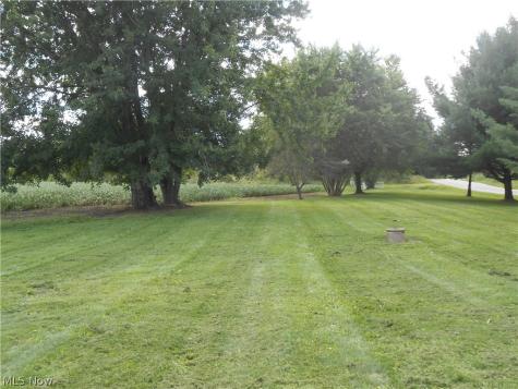 15593 Franchester Road Burbank OH 44214