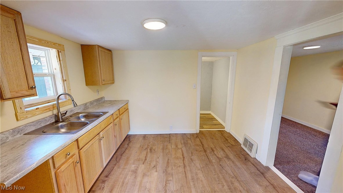 3273 S Jasmine Avenue Akron OH 44319