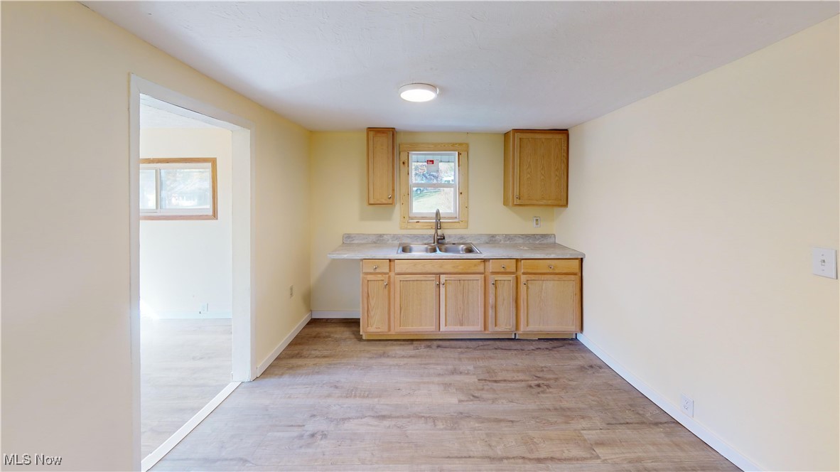 3273 S Jasmine Avenue Akron OH 44319