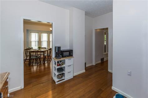 1465 Newman Avenue Lakewood OH 44107