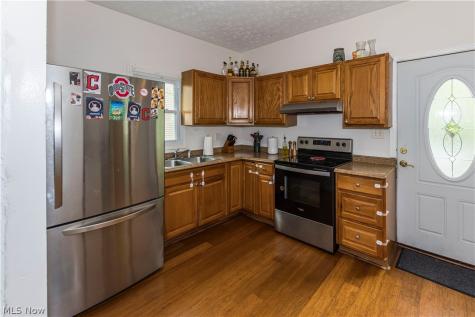 1465 Newman Avenue Lakewood OH 44107