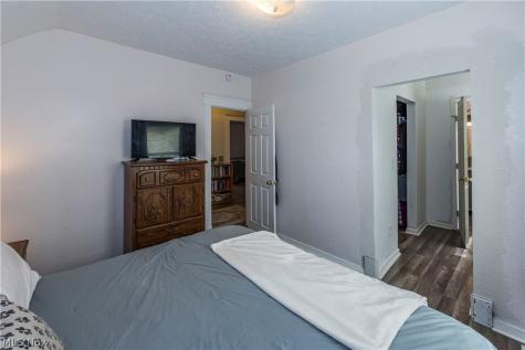 1465 Newman Avenue Lakewood OH 44107
