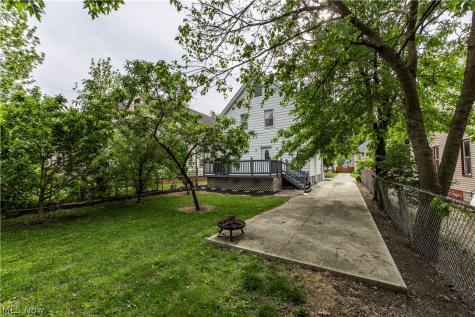 1465 Newman Avenue Lakewood OH 44107