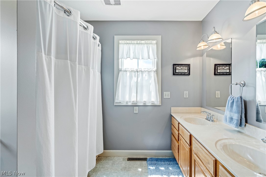 3810 Linda Way New Waterford OH 44445