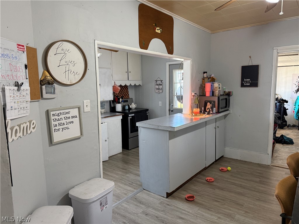 128 W 8th Street Uhrichsville OH 44683
