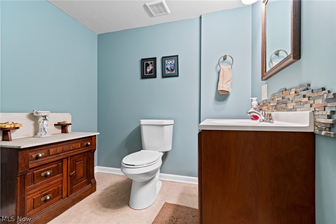 6529 Harness Circle NE Canton OH 44721