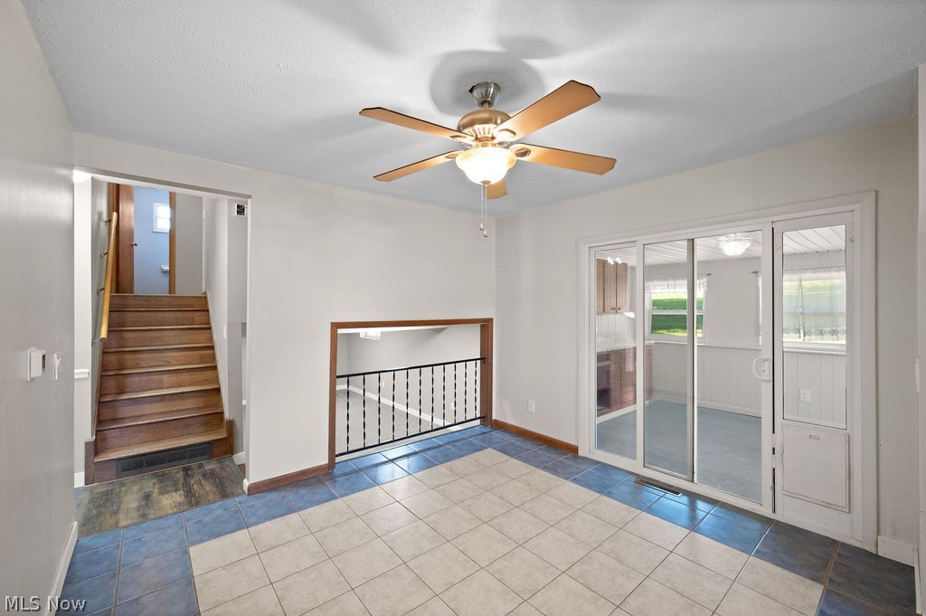 11 Roberts Drive Belpre OH 45714