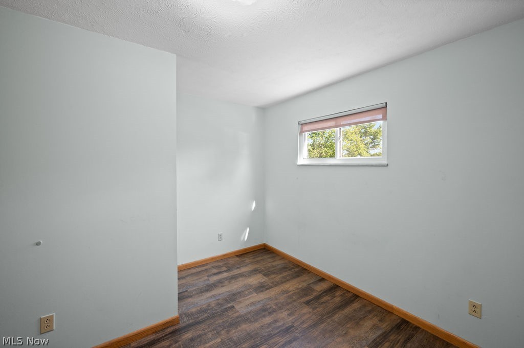 11 Roberts Drive Belpre OH 45714