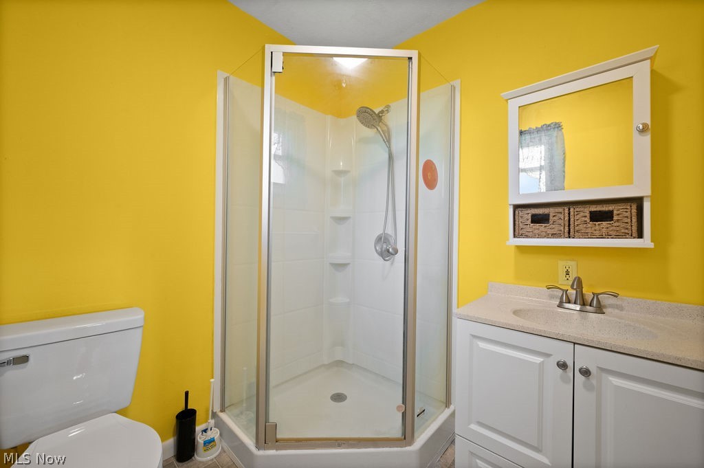 11 Roberts Drive Belpre OH 45714