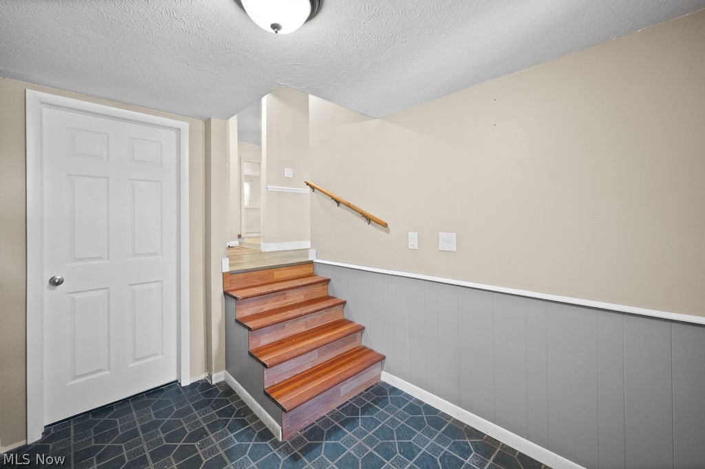 11 Roberts Drive Belpre OH 45714