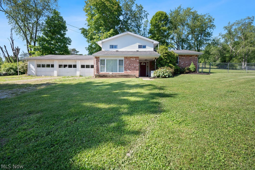 11 Roberts Drive Belpre OH 45714