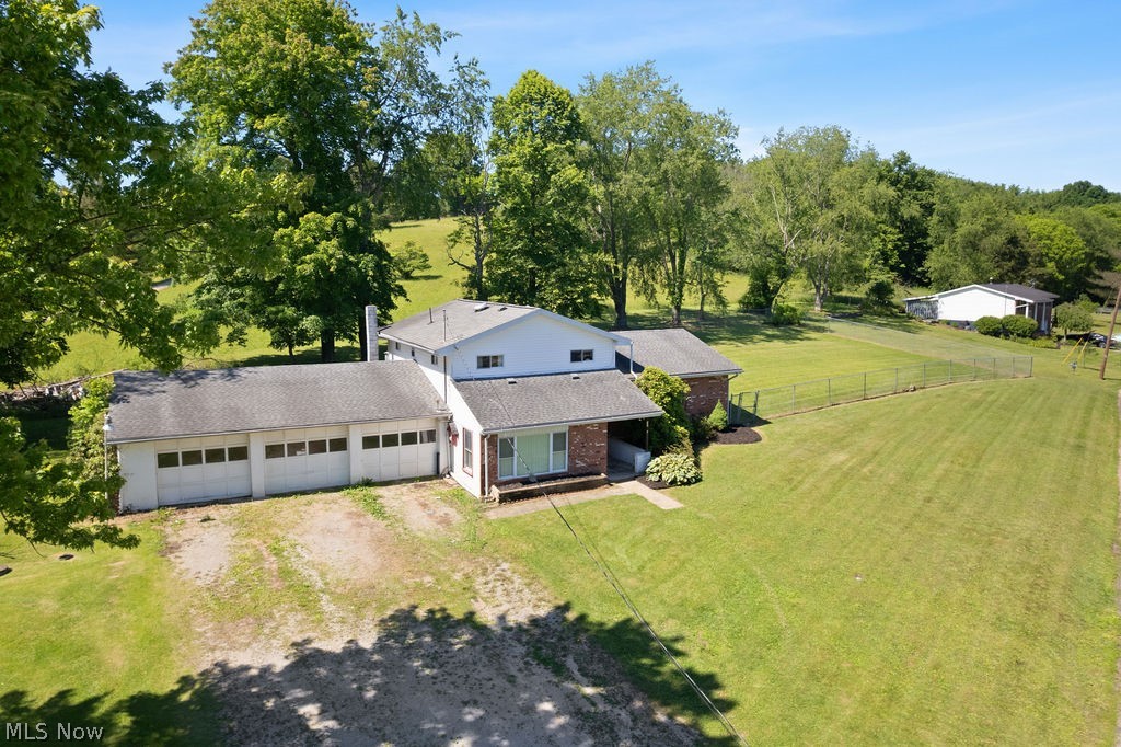 11 Roberts Drive Belpre OH 45714