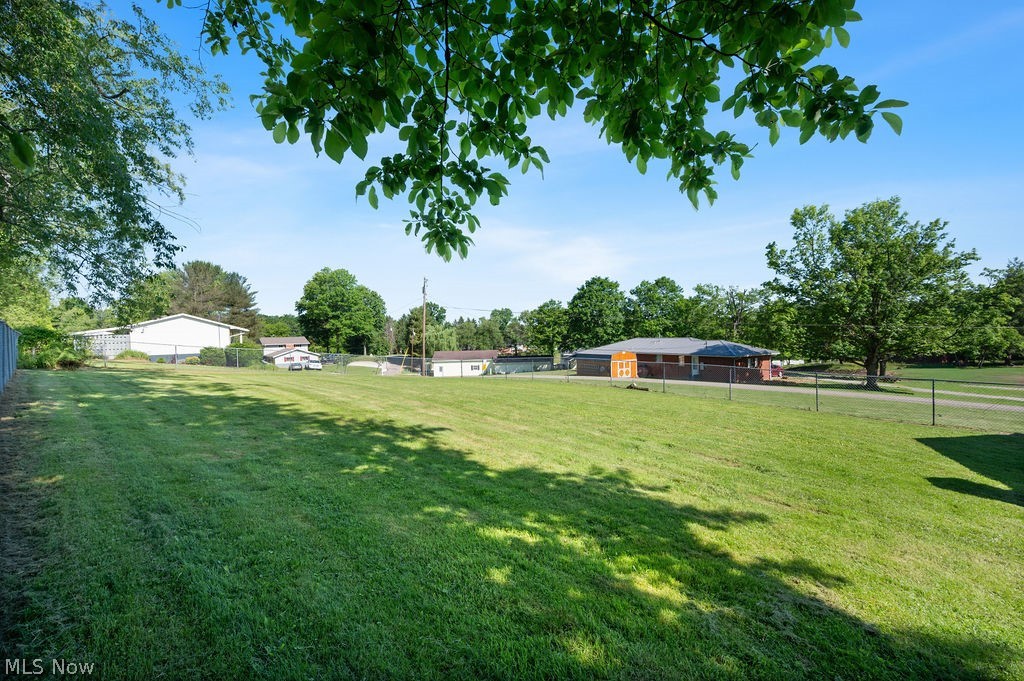 11 Roberts Drive Belpre OH 45714
