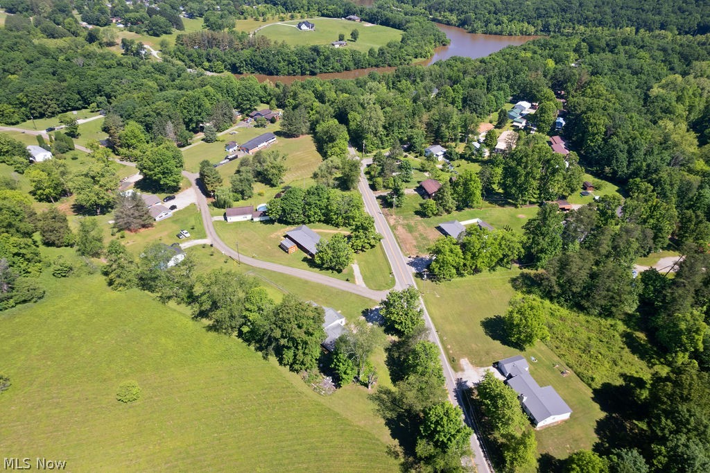 11 Roberts Drive Belpre OH 45714