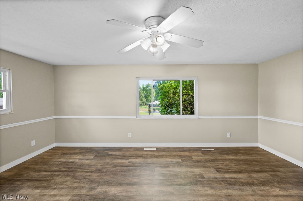 11 Roberts Drive Belpre OH 45714