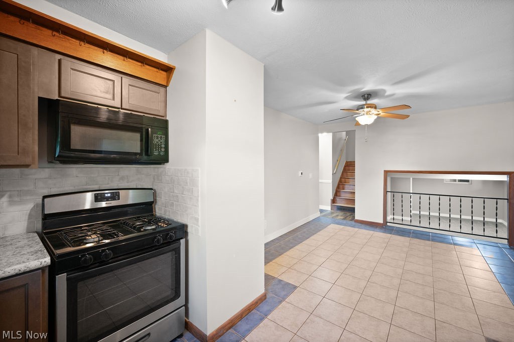 11 Roberts Drive Belpre OH 45714