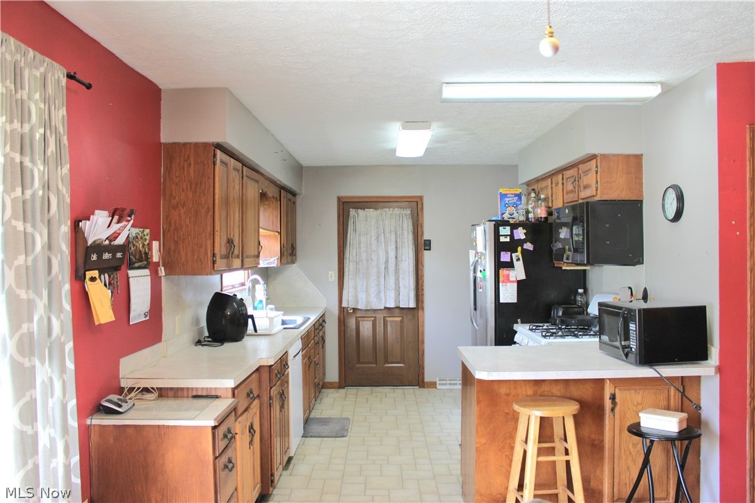 10670 County Road 6 Killbuck OH 44637