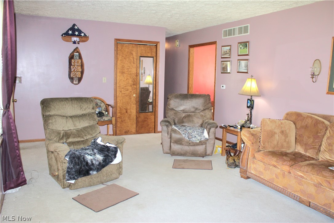 10670 County Road 6 Killbuck OH 44637