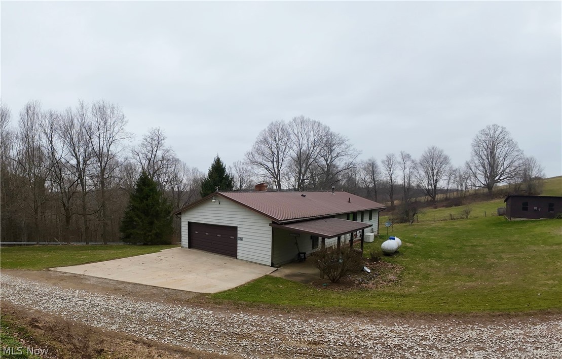 10670 County Road 6 Killbuck OH 44637