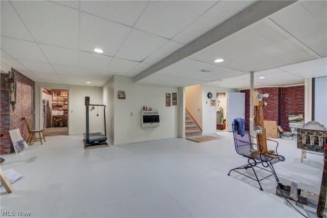 212 Brown Street Wellington OH 44090