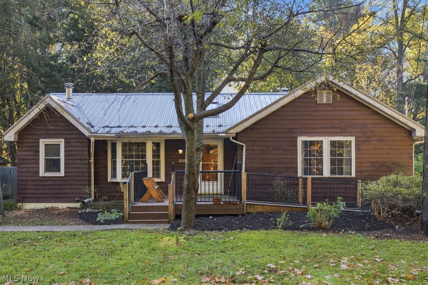 255 Daniels Avenue Conneaut OH 44030