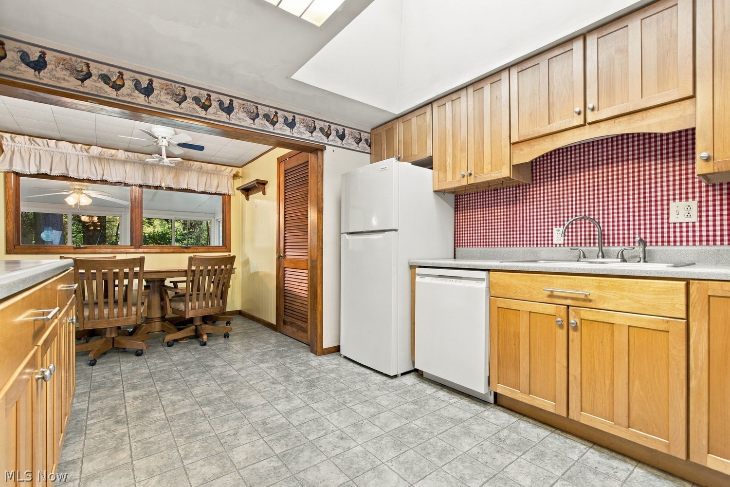255 Daniels Avenue Conneaut OH 44030