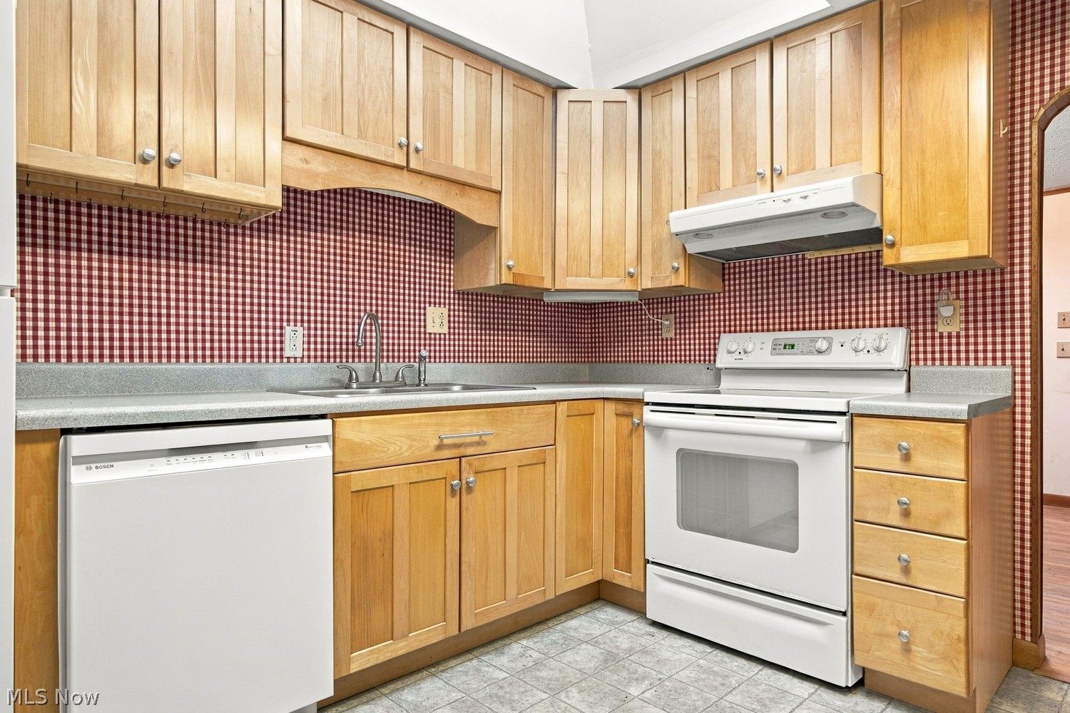 255 Daniels Avenue Conneaut OH 44030