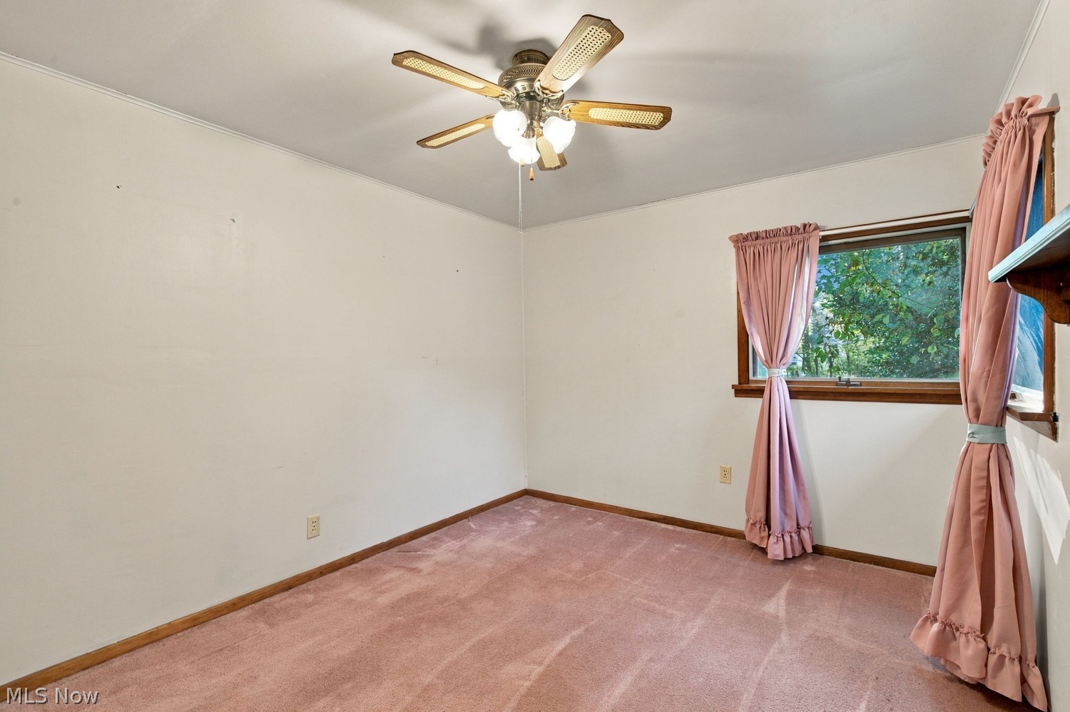 255 Daniels Avenue Conneaut OH 44030