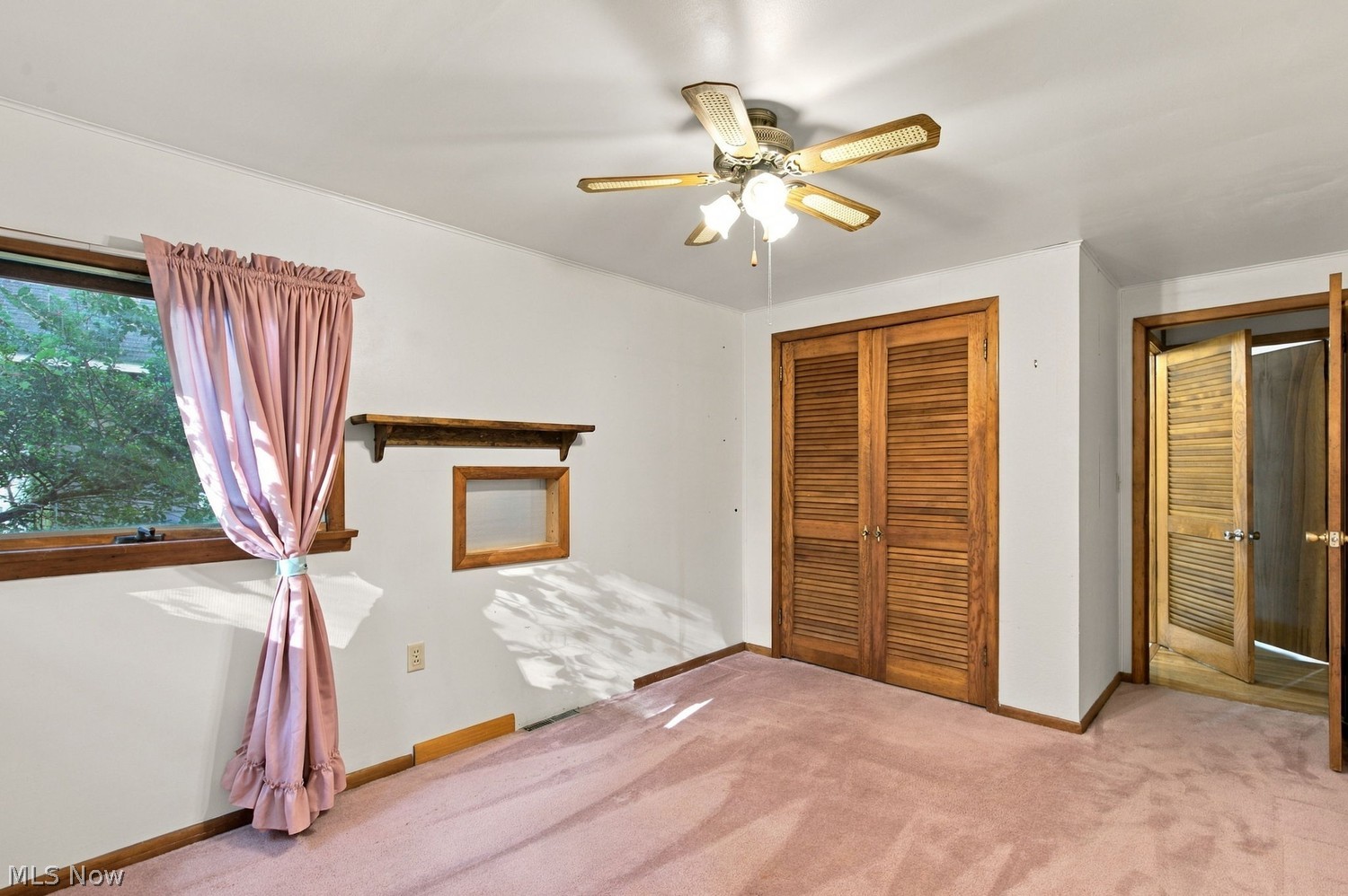 255 Daniels Avenue Conneaut OH 44030