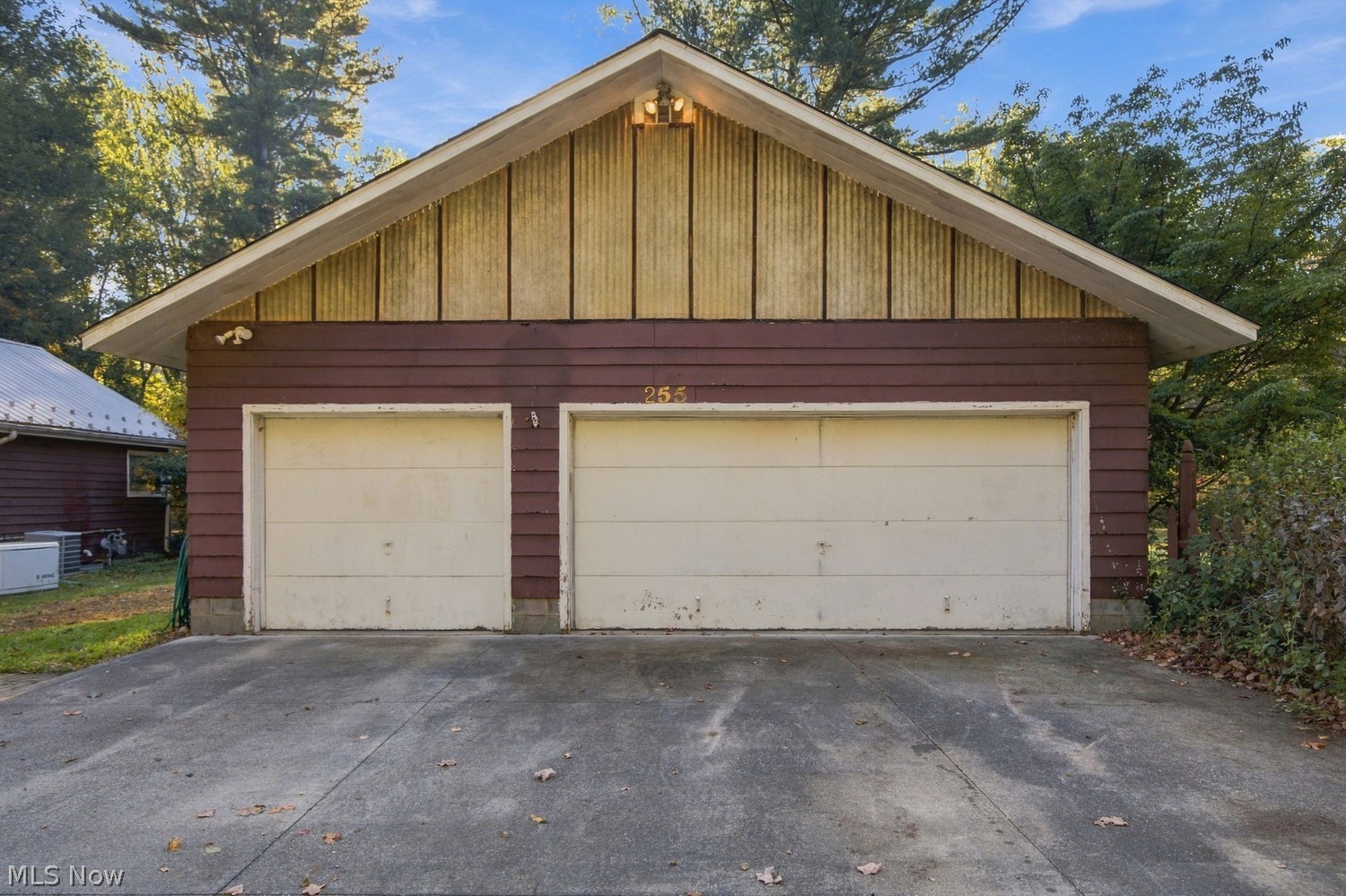 255 Daniels Avenue Conneaut OH 44030