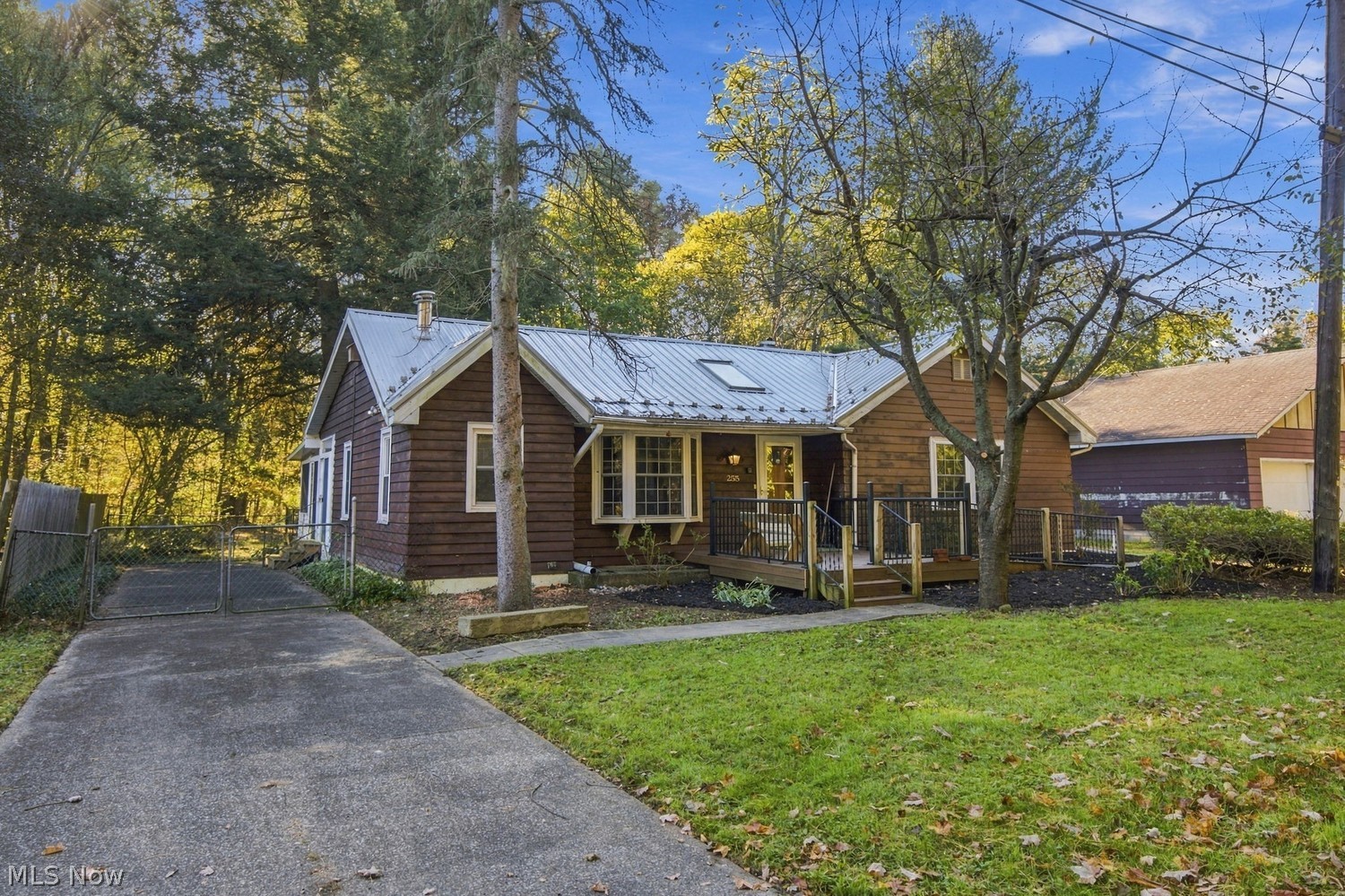 255 Daniels Avenue Conneaut OH 44030