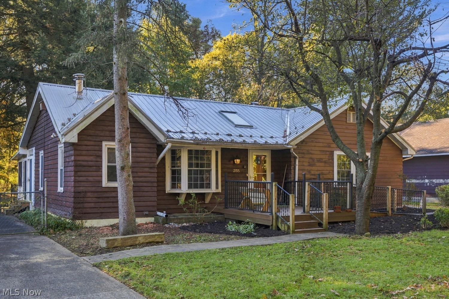255 Daniels Avenue Conneaut OH 44030