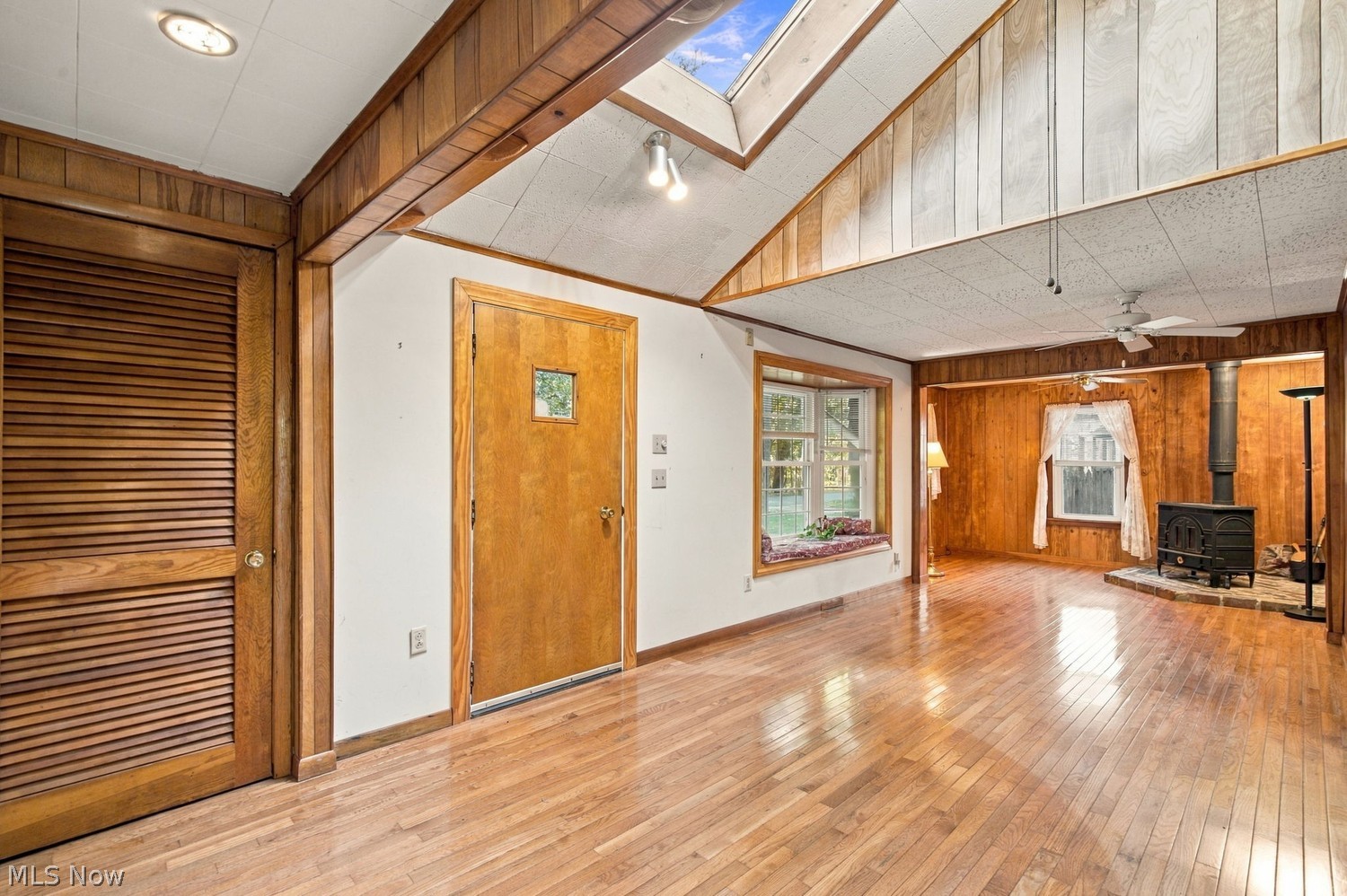 255 Daniels Avenue Conneaut OH 44030