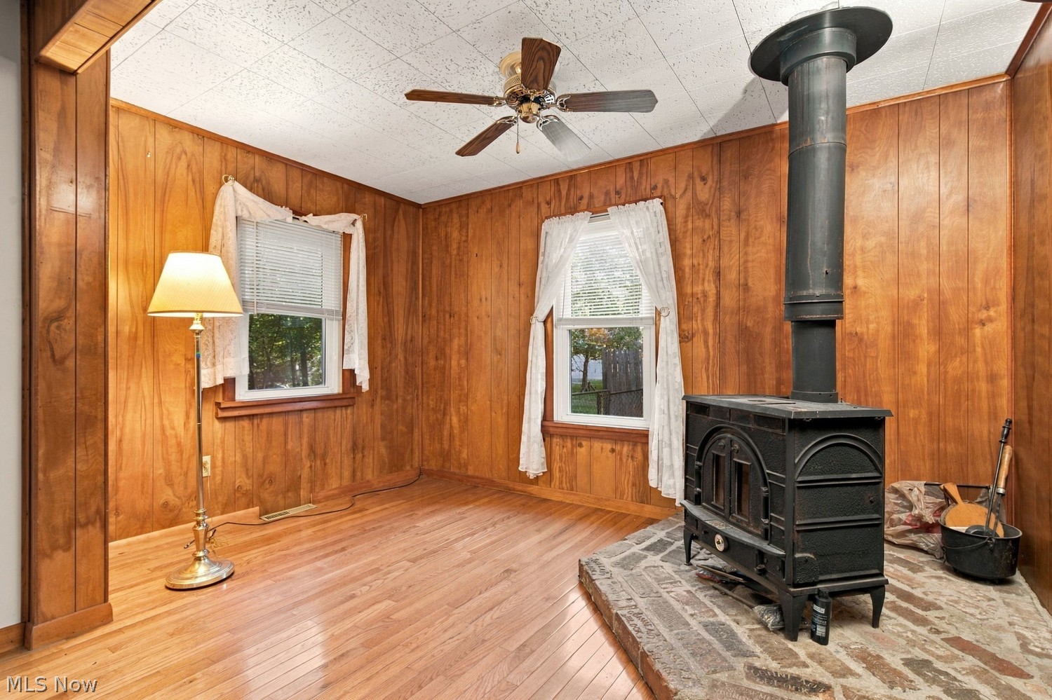 255 Daniels Avenue Conneaut OH 44030