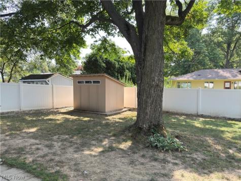 222 High Point Drive Wadsworth OH 44281