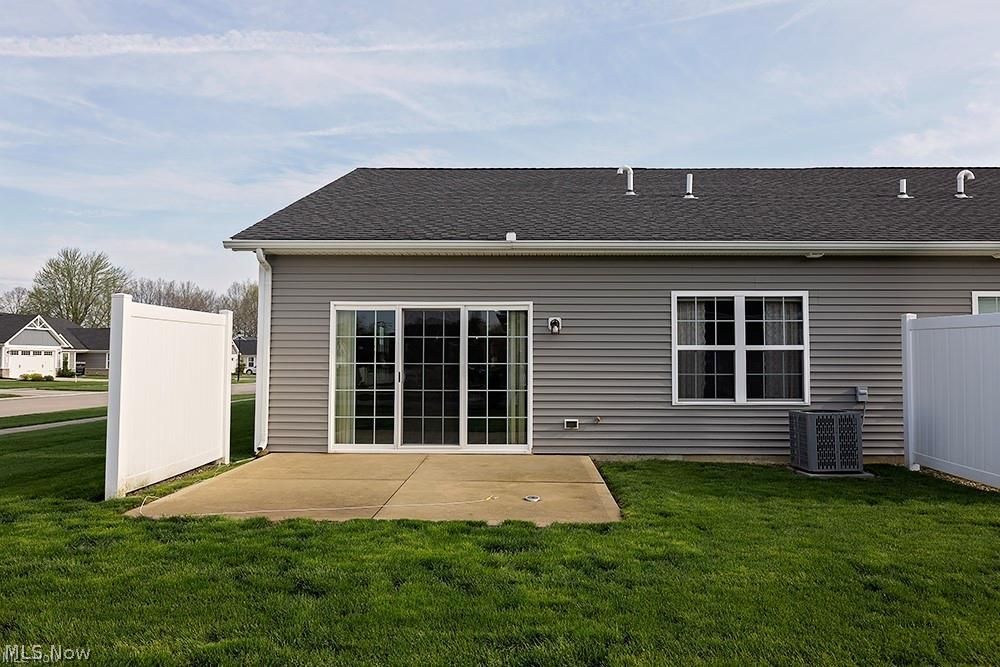 202 Silver Spring Circle Elyria OH 44035