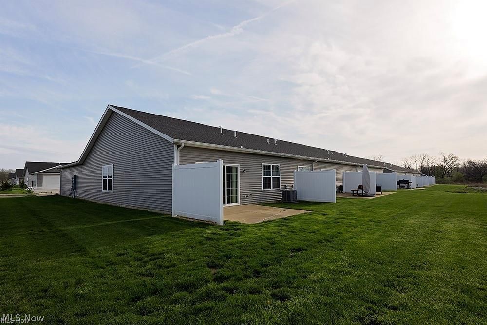 202 Silver Spring Circle Elyria OH 44035