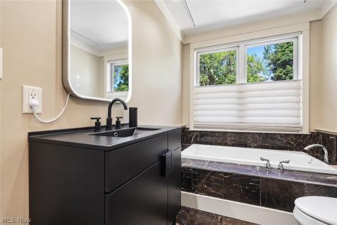 21158 Maplewood Avenue Rocky River OH 44116