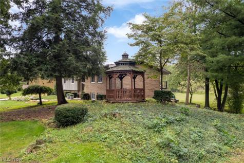 2134 Ritz Manor Drive Uniontown OH 44685