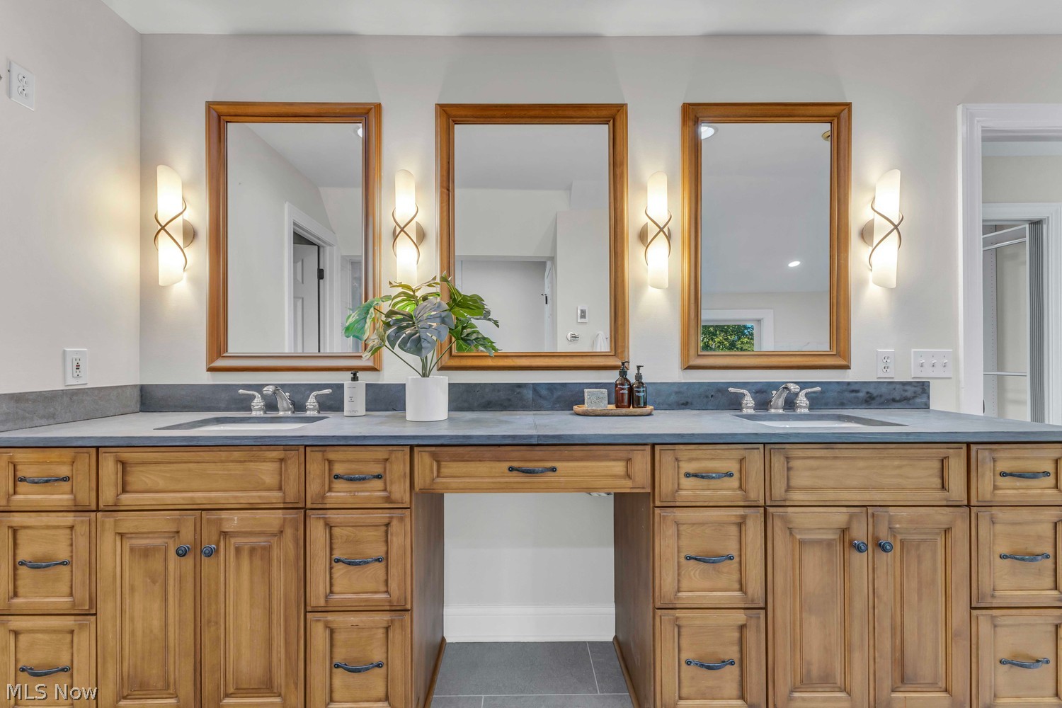 1836 Wynwood Drive Rocky River OH 44116