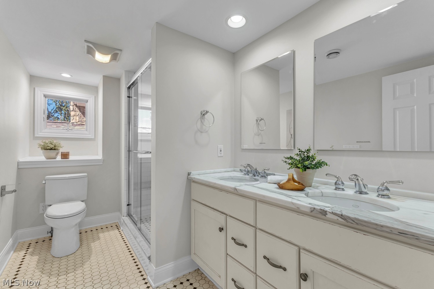 1836 Wynwood Drive Rocky River OH 44116