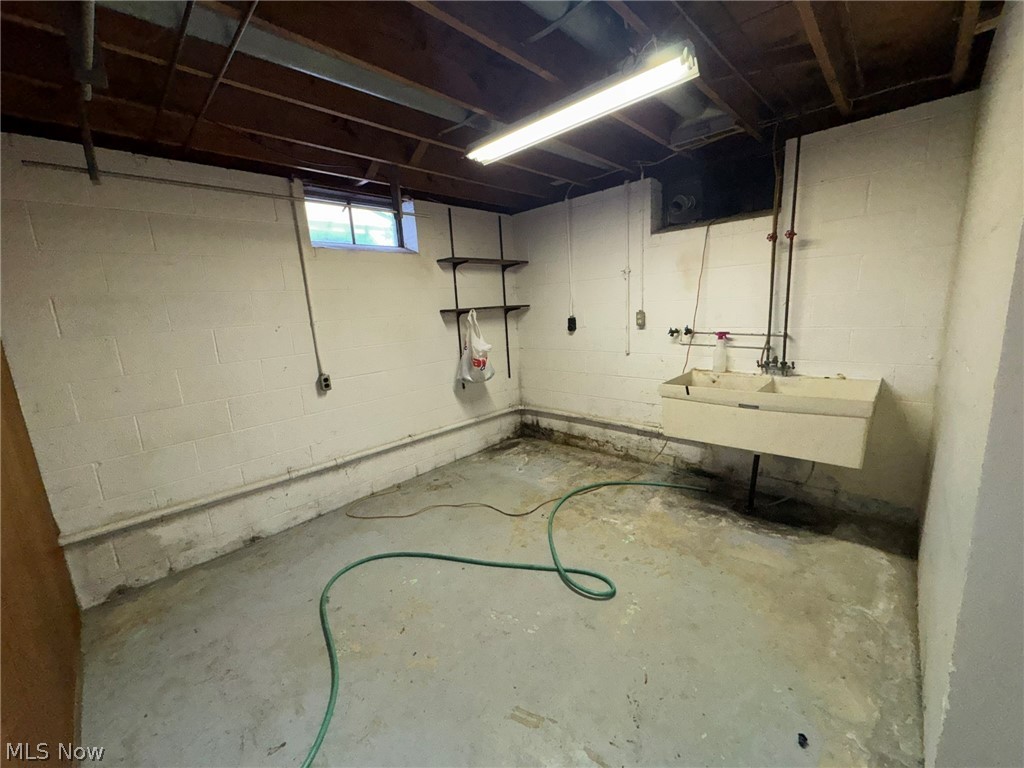 581 E 332nd Street Eastlake OH 44095