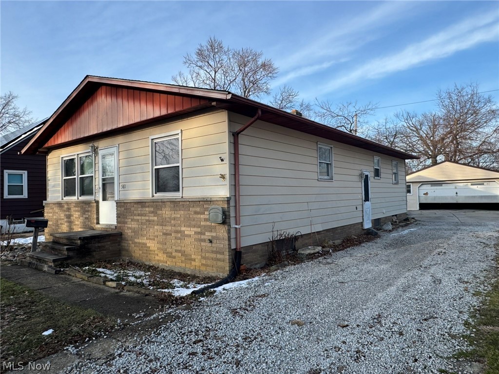 581 E 332nd Street Eastlake OH 44095