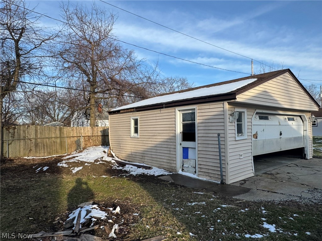 581 E 332nd Street Eastlake OH 44095