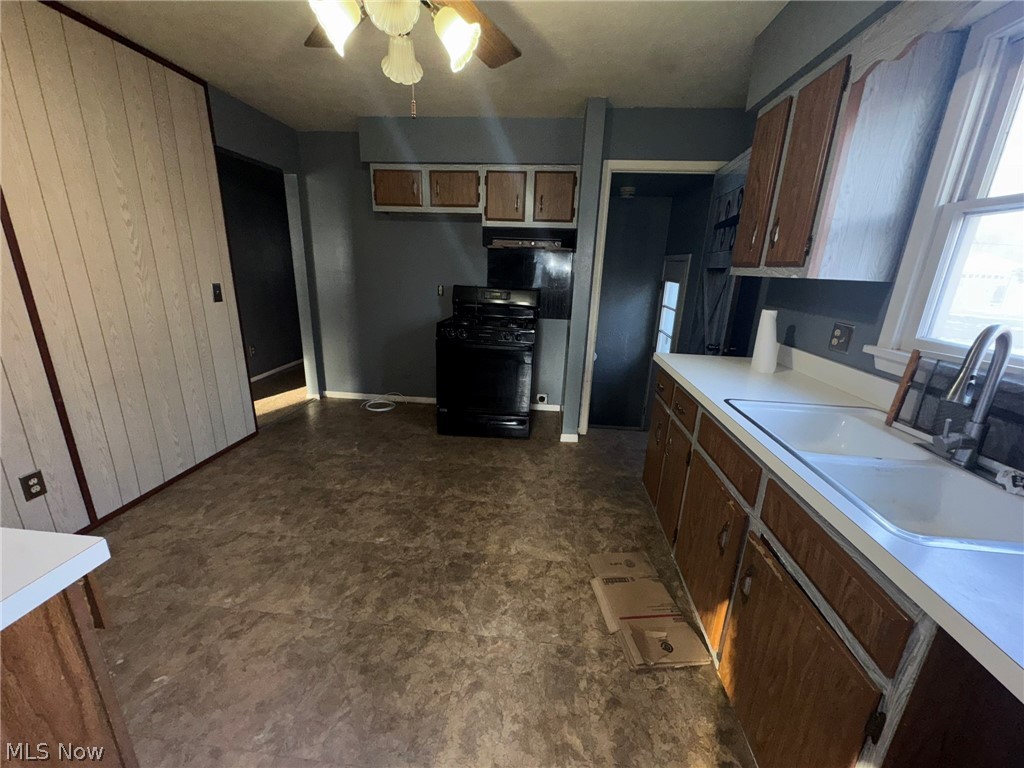 581 E 332nd Street Eastlake OH 44095