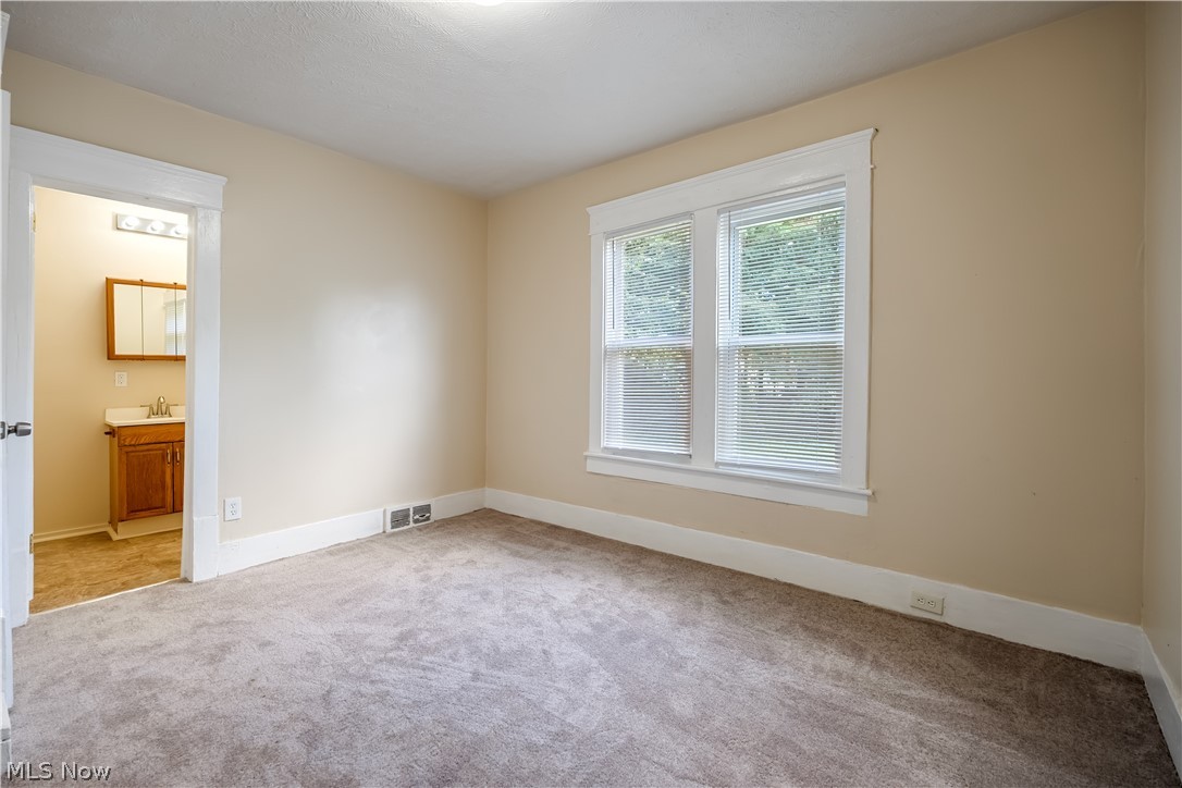 1152 Manning Avenue Akron OH 44307